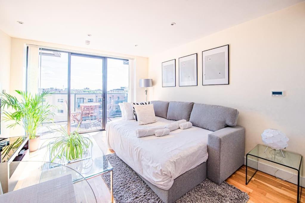 Appartamento Charming Flat With Balcony Near Tower Bridge