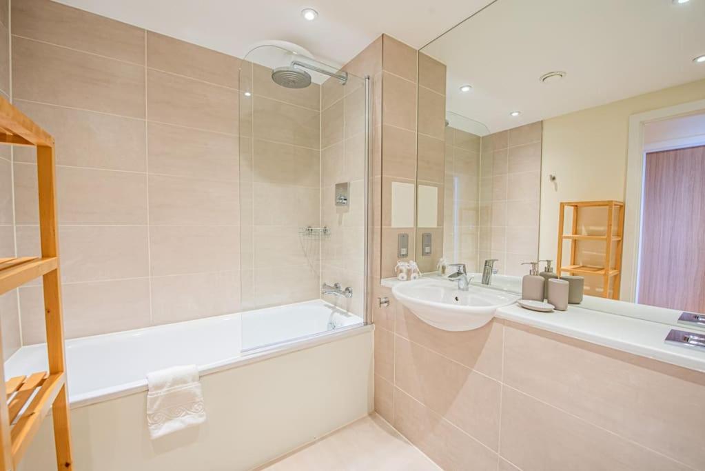 Appartamento Charming Flat With Balcony Near Tower Bridge Londra