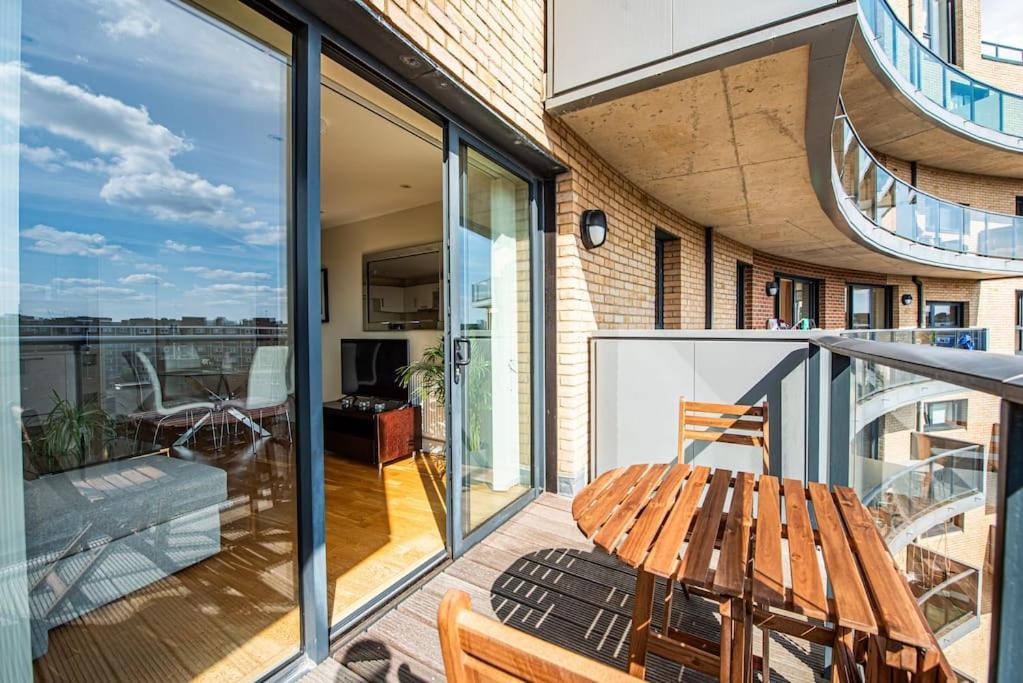 Appartamento Charming Flat With Balcony Near Tower Bridge