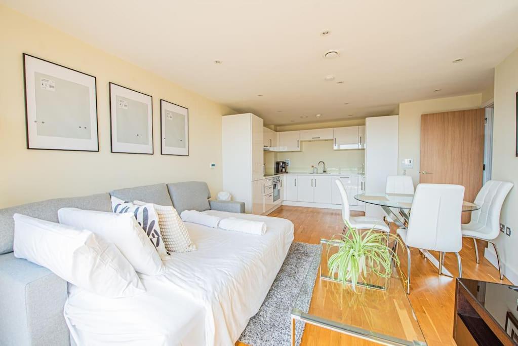 Appartamento Charming Flat With Balcony Near Tower Bridge
