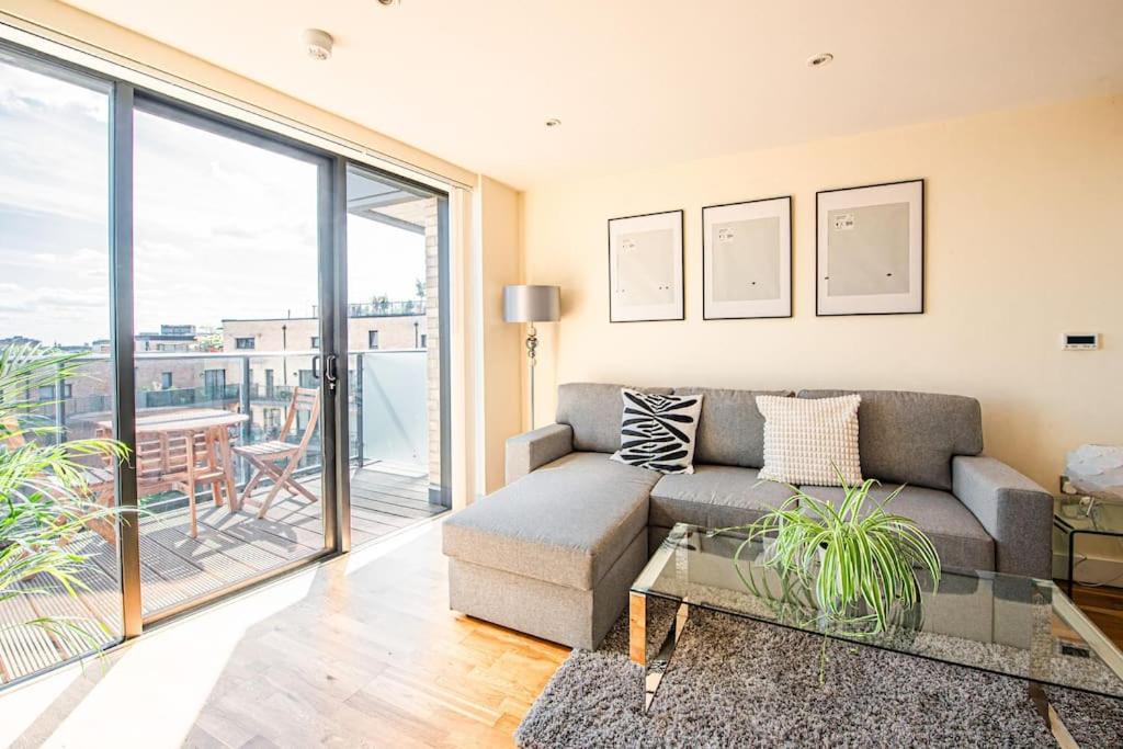 Charming Flat With Balcony Near Tower Bridge Appartamento *