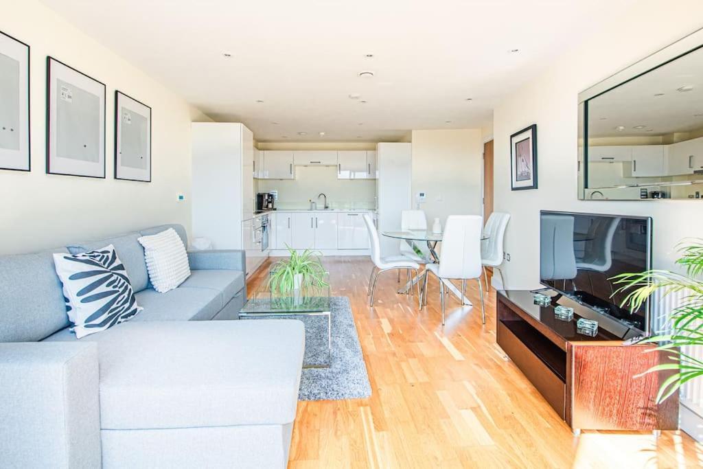 Appartamento Charming Flat With Balcony Near Tower Bridge Londra